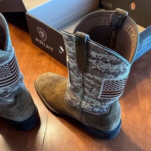 Ariat Brown and Camo Flag Western Boots